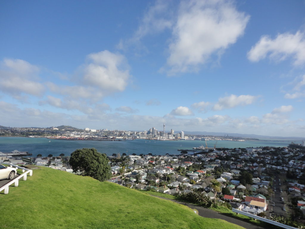 ニュージーランド最大都市オークランドを一望できるデボンポート